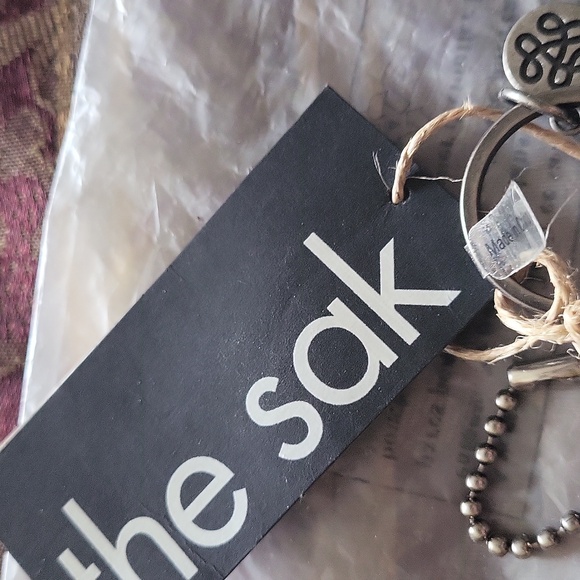 The Sak Silver Heart Keychain Handmadw Bagged Tagged Grey Shiny Leather - Picture 2 of 5